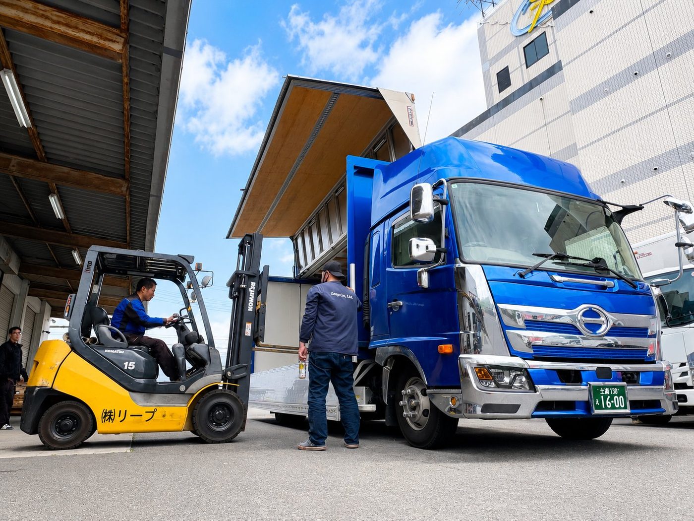 フォークリフト荷役
